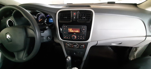 Renault Logan 2014 1.6 Expression Hi-power 4p