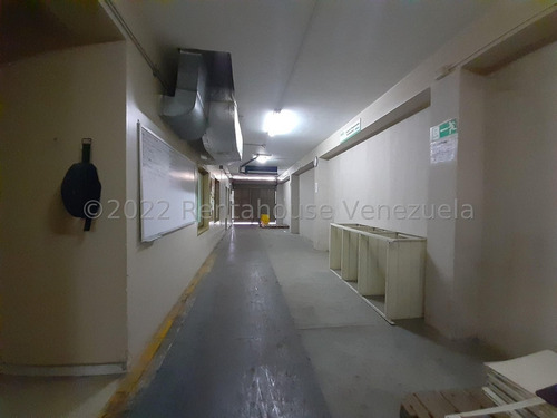 Edificio Comercial En Venta Con Oficinas Local Deposito Ascensor Carga Banco De Transformadores Cerco Electrico Mobiliario Almacen Estef 24-15246