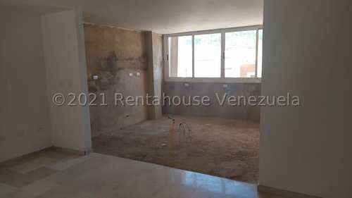 Imagen 4 de 13 de Rmp Se Vende Townhouse En Terrazas Del Country Valencia, Zona Exclusiva, Amplios Espacios En Obra Blanca Para Decorar A Su Gusto.