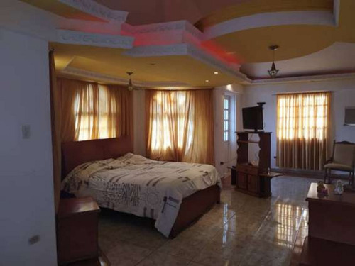 Imagen 5 de 7 de Laura Castillo Vende Casa En Colinas De Guataparo Valencia Guataparo (foc-680)