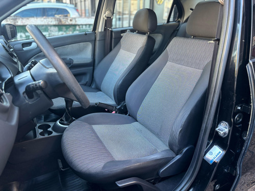 Volkswagen Voyage 1.6 Comfortline 101cv Abcp Abs