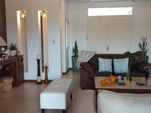 Casa Chalet En Venta En Alamo Alto, Escobar, G.b.a. Zona Norte
