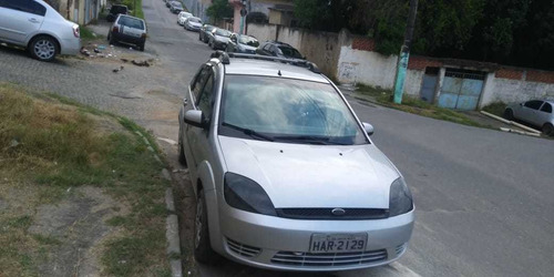 Imagem 5 de 8 de Ford Fiesta 2005 1.0 Personnalité 5p