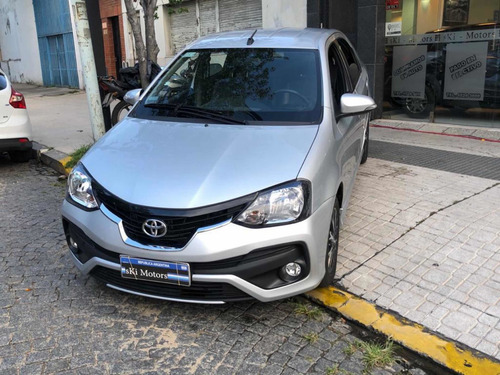 Toyota Etios 2018 1.5 Sedan Platinum At 4 Puertas Gris Plata