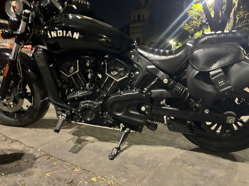 Indian Scout Bobber Sixty Negra