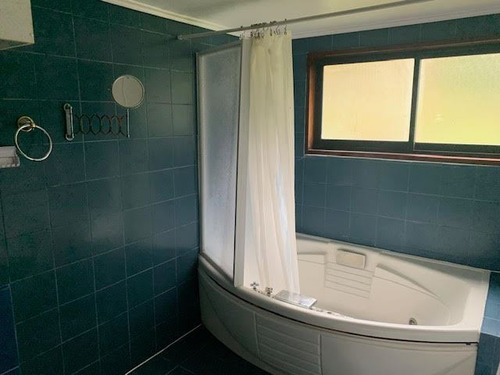 Casa En Venta De 5 Dorm. En Puerto Varas
