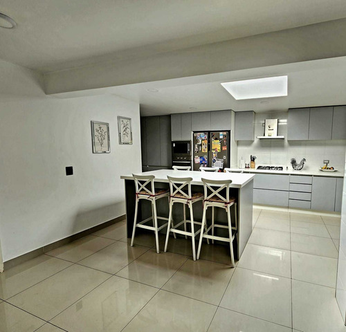 Casa Con Cocina Remodelada 6d-4b-5e (86923)