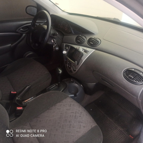 Imagem 6 de 13 de Ford Focus Sedan 2004 2.0 Glx 4p