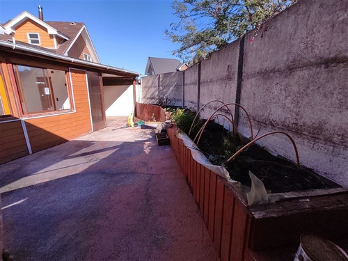 Casa En Venta De 3 Dormitorios En Puerto Varas