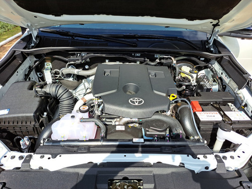 Toyota SW4 2.8 D-4D Turbo Diesel Diamond 7 Lugares 4x4