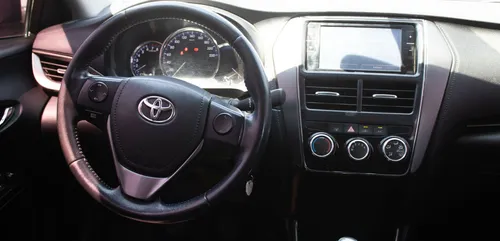 Toyota Yaris 1.5 S Sedan Mt