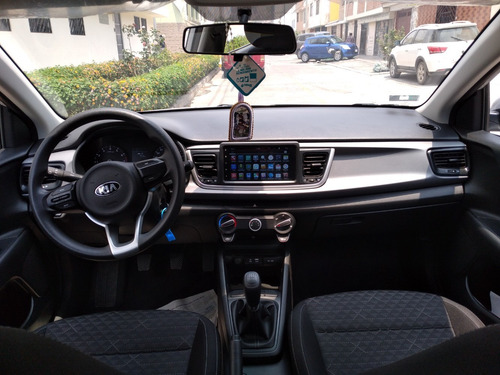 Auto Kia Rio Plata 2018 - $ 12100 Dolares A Tratar