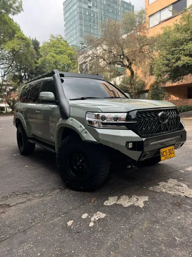 Toyota Land Cruiser 4.5 Imperial Lc200 Diésel