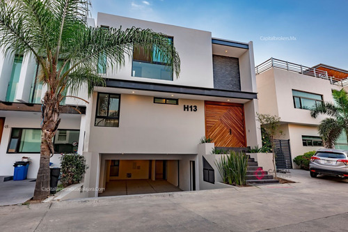 Casa Nueva De Lujo Con Sótano En Venta Villa Verona