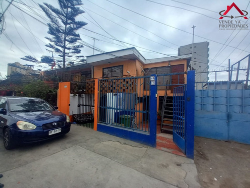 Se Vende Amplia Casa Con Local Comercial, Población Lautaro.