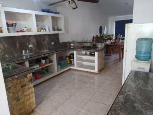 Imagen 4 de 19 de Se Vende Casa En San Diego, Villa Monte Carmelo, Conjunto Cerrado, Excelente Ubicación Y Clima.