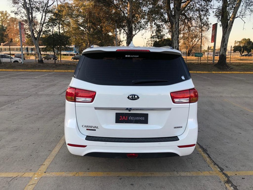 Imagen 6 de 10 de Kia Carnival 2.2 Crdi Premium 2016