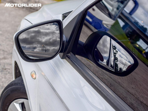 Imagen 10 de 25 de Peugeot 301 Extra Full 1.2 | Permuta / Financia