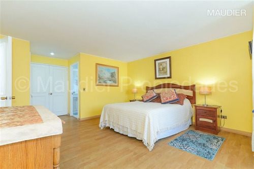 Departamento En Venta De 2 Dorm. En Las Condes