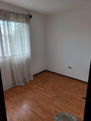 Venden Dueños Depto Duplex En Segundo Piso, Villa Uc, Macul