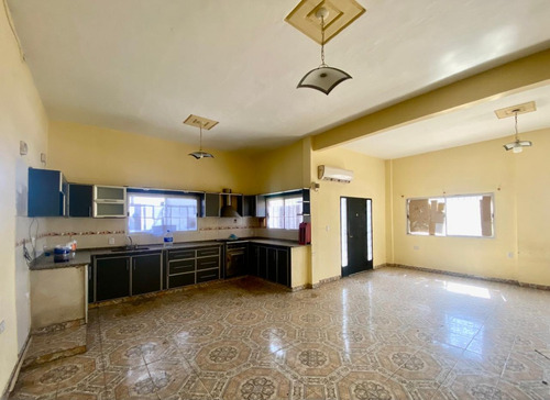 Casa Triplex Venta Moreno