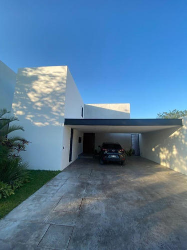 Casa En Condominio En Fraccionamiento Los Laureles