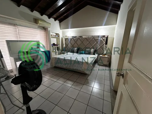 Apartamento En Venta En Cabecera Del Llano. Cod V61724