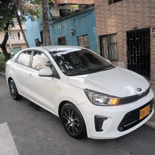Mecánico, Silleteria Cuero, Rines De Lujo, Polarizados