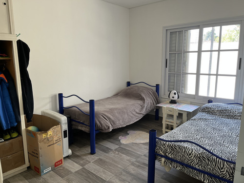 Vendo Casa Con 4 Habitaciones En Herrera, Entre Ríos.