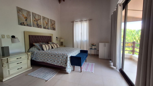 Vendo En Guavaberry Espectacular Villa. 3 Hab. 3 Baños Piscina 280m2