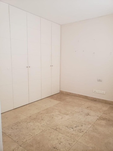 Imagen 17 de 22 de Frente Al Club De Golf, 180m2, 3 Dormitorios, 4 Baños, Servicio Completo, Garaje X2
