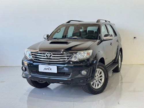 Toyota Hilux SW4 3.0 SRV 4X4 7 LUGARES 16V TURBO INTERCOOLER DIESEL 4P AUTOMÁTICO