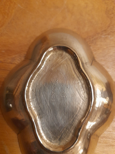 Pequeño Despojador O Adorno Bronce Maciso Sellado. (Usado)