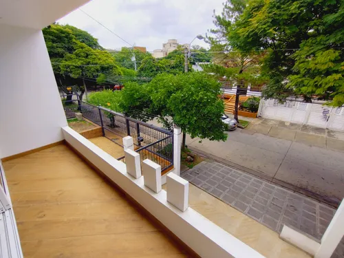 Casa En Venta En La Flora. Cod V1023095