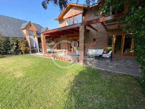 Casa En Venta De 6 Dorm. En Lo Barnechea