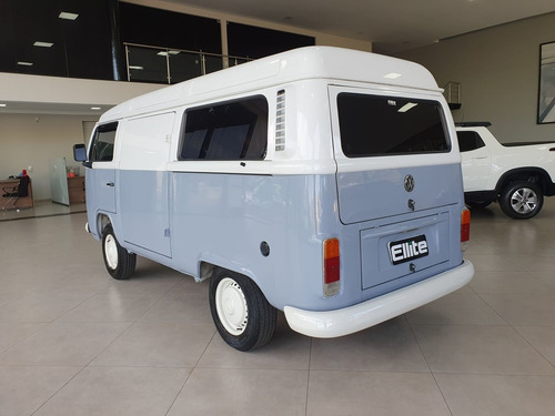 Imagem 4 de 14 de Volkswagen Kombi 1.6 Std 9 Lugares