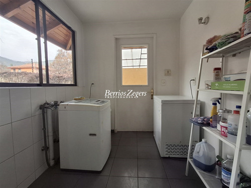 Casa En Venta De 4 Dorm. En Lo Barnechea Jumbo Pie Andino