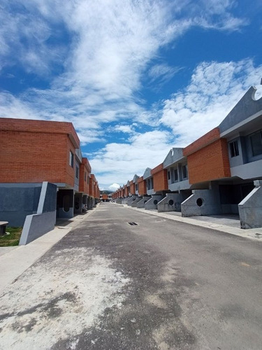 Imagen 6 de 9 de Bello Townhouse A Estrenar Conjunto Res,villas De Santa Cruz