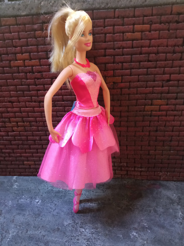 Barbie Muñeca Bailarina Zapatillas Mágicas Usada Mattel 2012 (Usado)