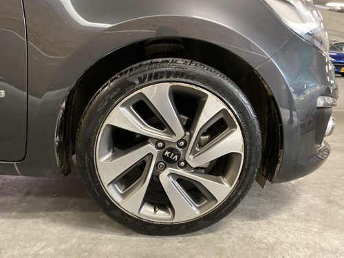 Imagen 16 de 23 de Kia Rio Summa