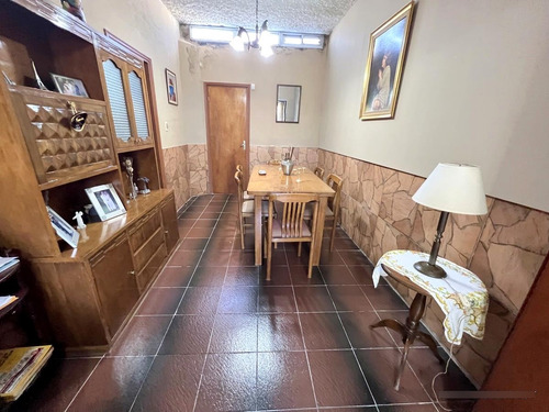 Venta Casa, A Dos Cuadras De 8 De Octubre, 3 Dormitorios