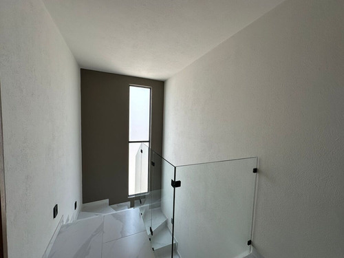 Casa De Lujo En Venta Entre El Refugio Y Zibatá, Oportunidad !!