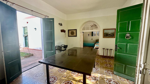 Casa En Venta, 6 Dormitorios, 5 Baños, Pileta, 4 Hectáreas. Tanti