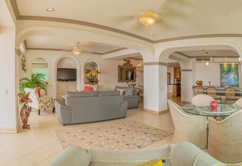Imagen 6 de 9 de Condo Frente A La Playa, Marina Vallarta $1,085,000 Usd