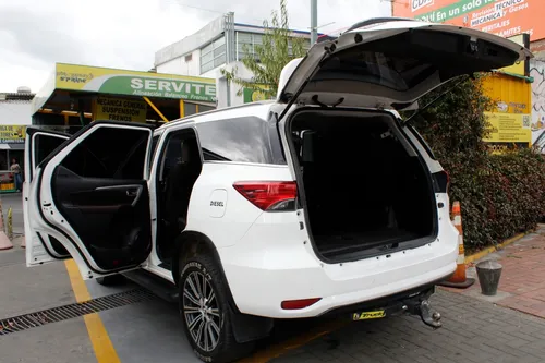 Toyota Fortuner 2.8 At