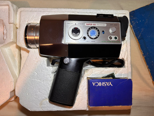 Filmadora Super 8 - Yashica Super60 Preto (Usado)