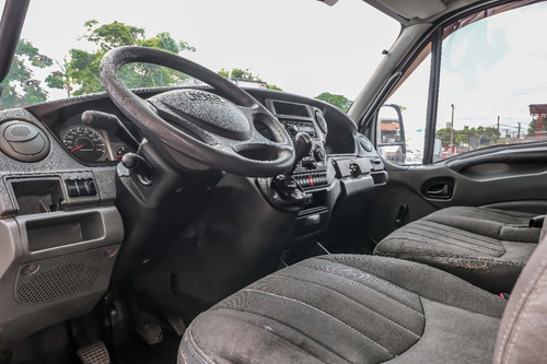 Imagem 9 de 13 de Iveco 35s14