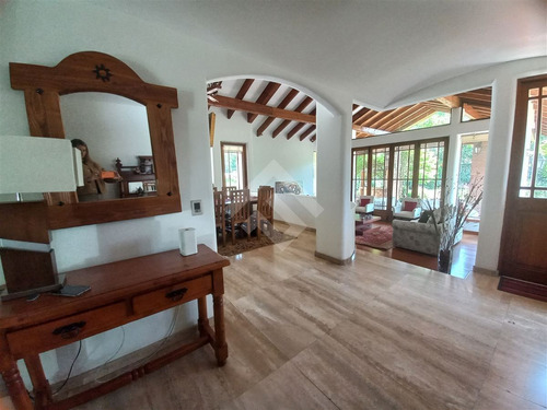 Casa En Venta De 6 Dorm. En Lo Barnechea Los Trapeneses