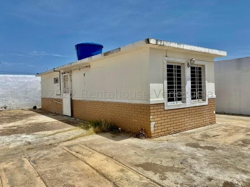 Imagen 15 de 17 de ¡de Oportunidad! Bonita Y Acogedora Vivienda Amoblada En Venta. En Pedro Manuel Arcaya, Punto Fijo Falcon. Cod Flex 23-7780