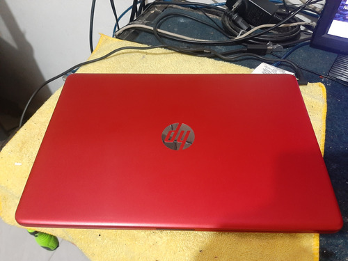 Laptop Hp 15dw3500la Core-i3-1115g4+8gbddr4+256gbnvme+1tbssd Rojo (Usado)